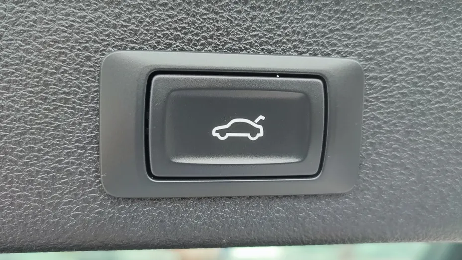 AUDI A6 -