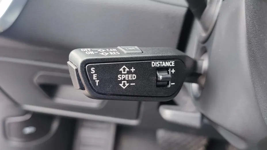 AUDI A6 -