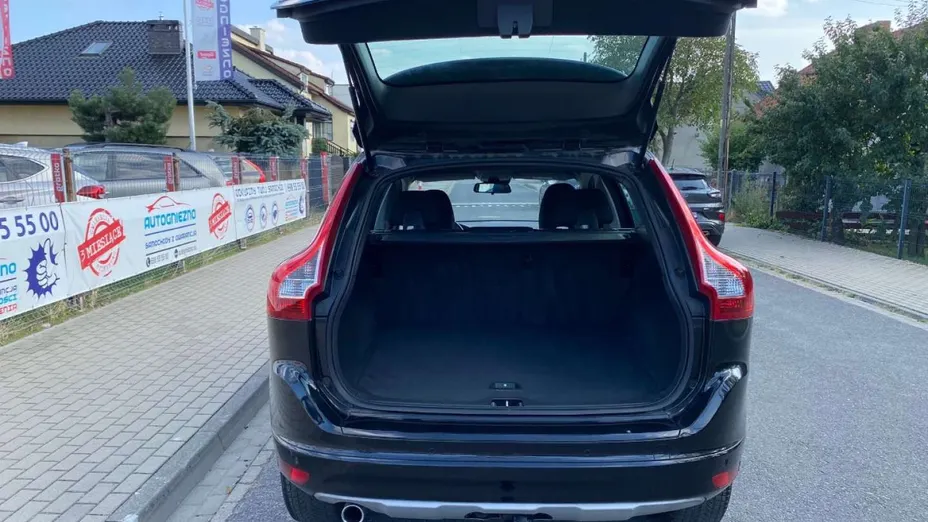 VOLVO XC60 -