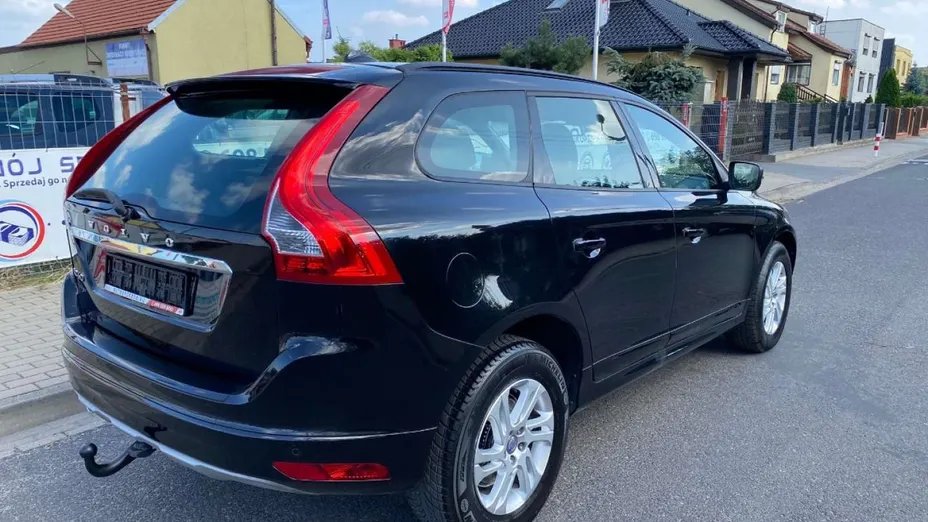 VOLVO XC60 -