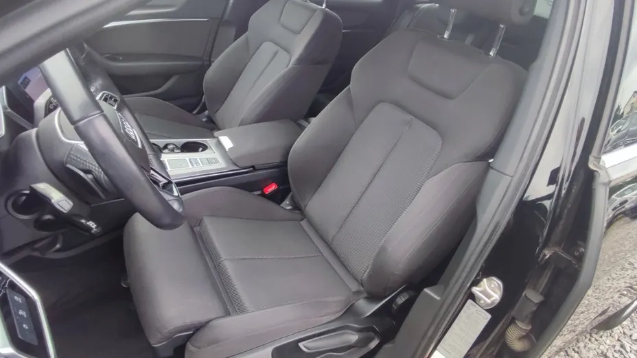 AUDI A6 -