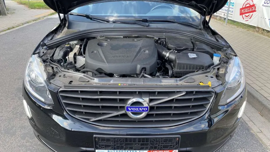 VOLVO XC60 -
