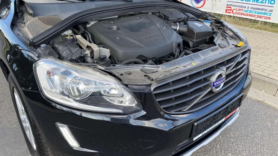 VOLVO XC60 -