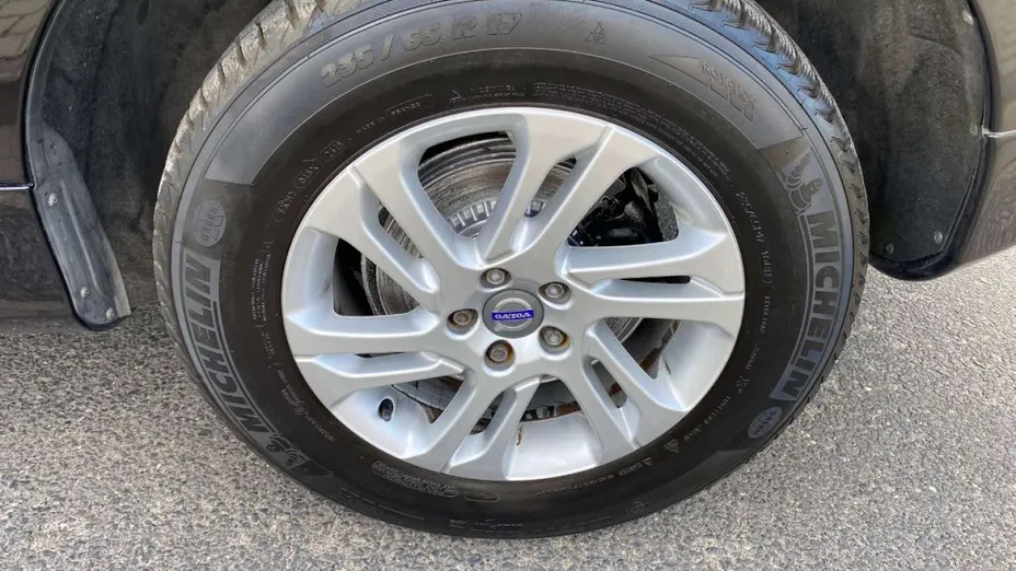 VOLVO XC60 -