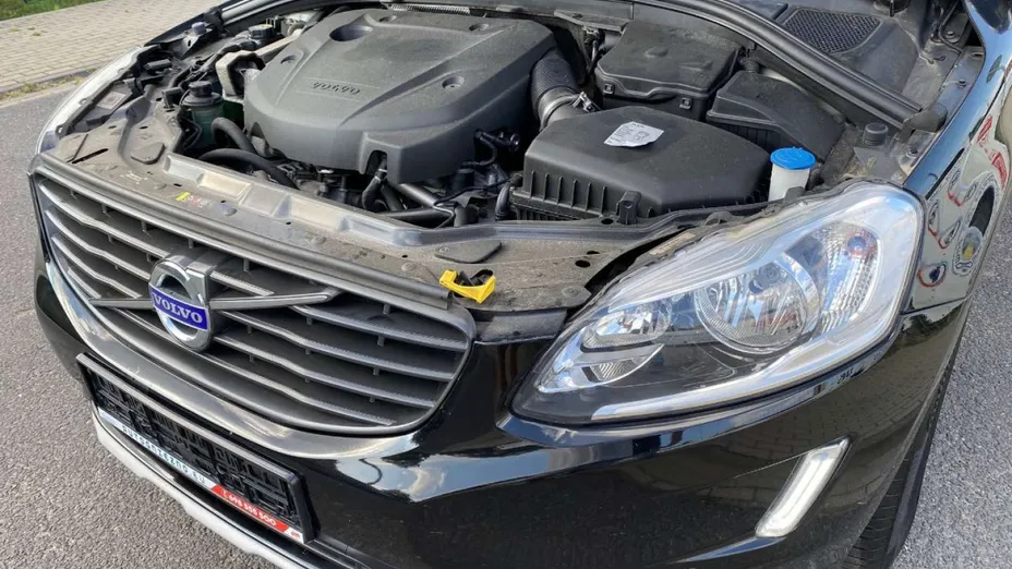 VOLVO XC60 -