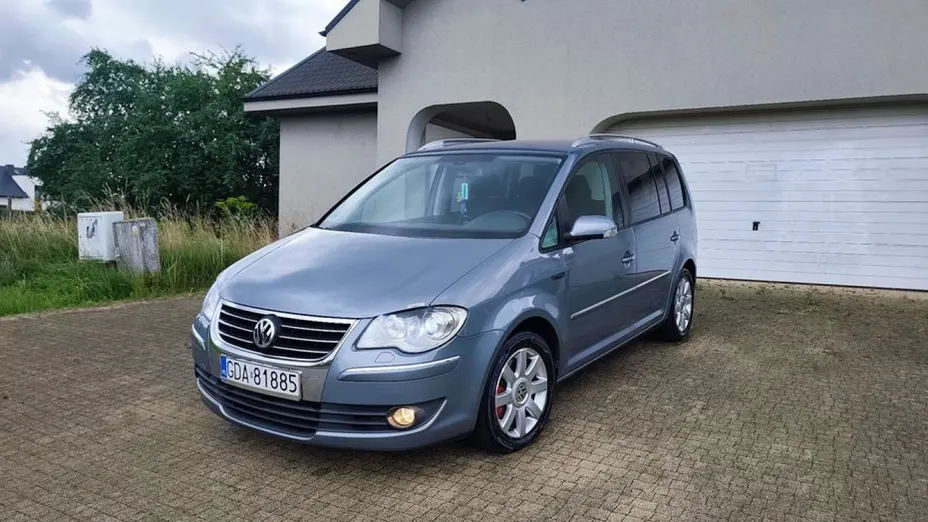 VOLKSWAGEN Touran -