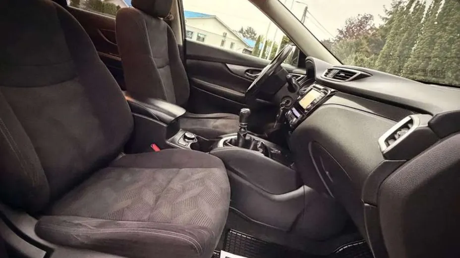 NISSAN X-Trail -