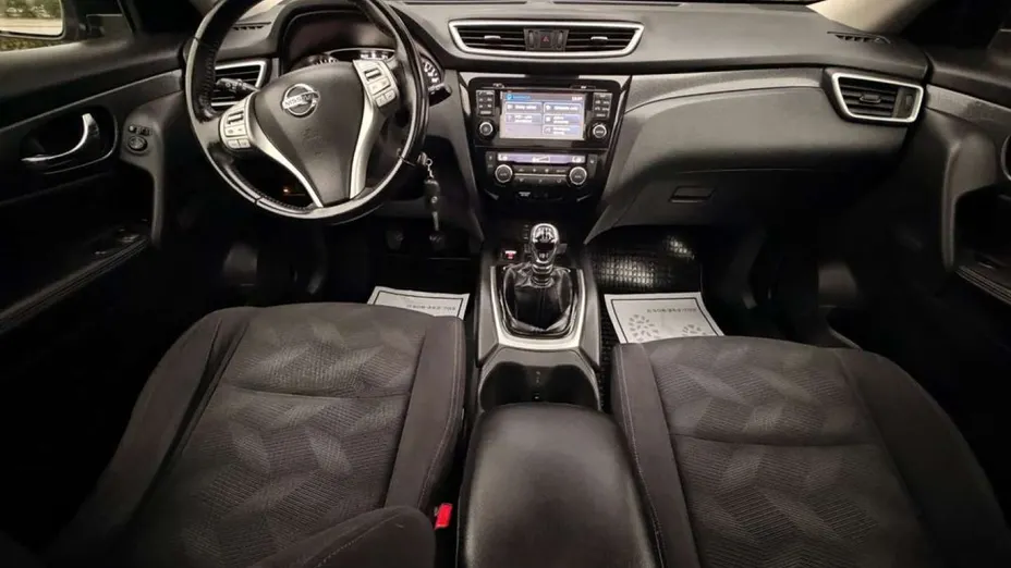NISSAN X-Trail -