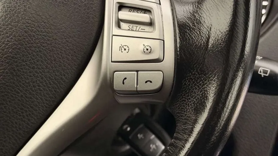 NISSAN X-Trail -