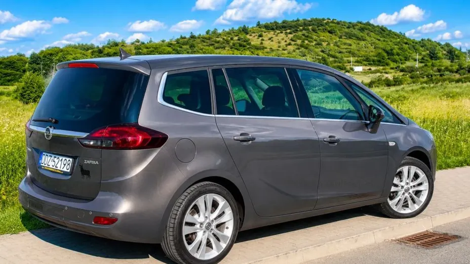 OPEL Zafira -