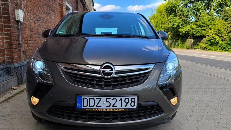 OPEL Zafira -