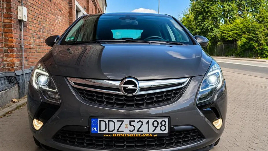 OPEL Zafira -