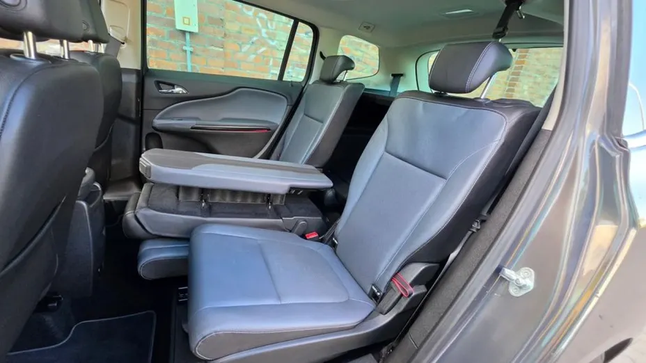 OPEL Zafira -