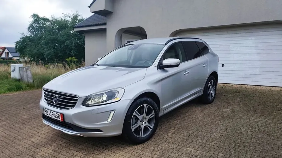 VOLVO XC60 -