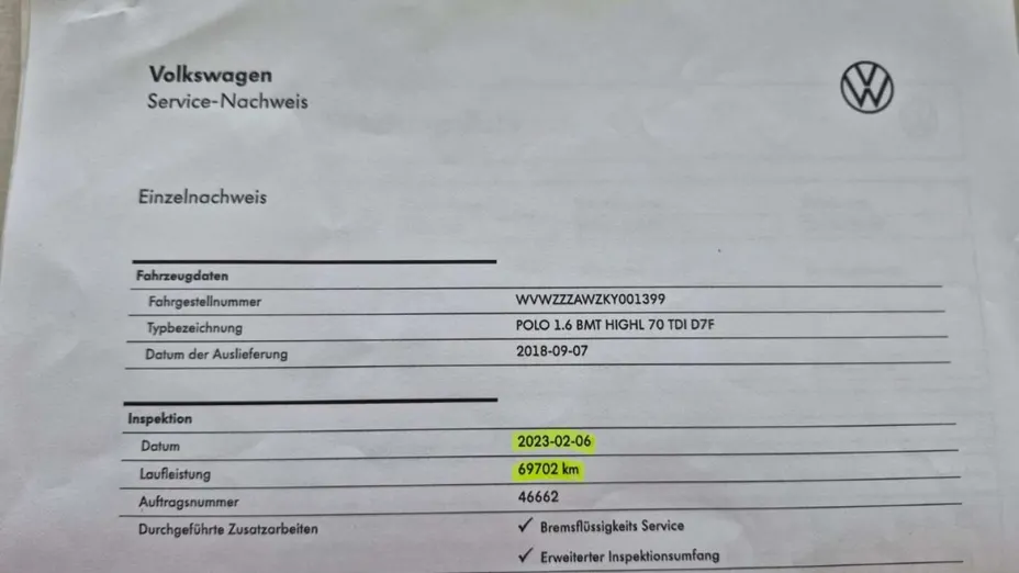 VOLKSWAGEN Polo -