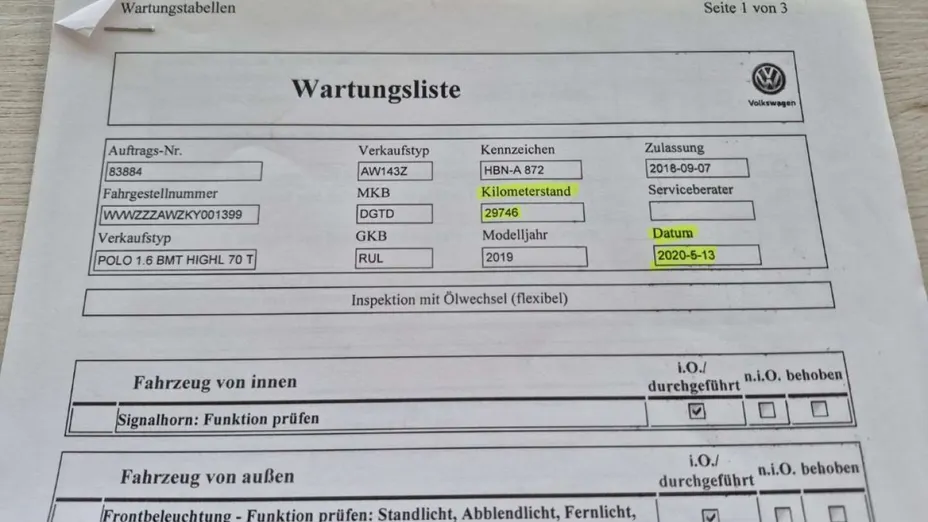 VOLKSWAGEN Polo -
