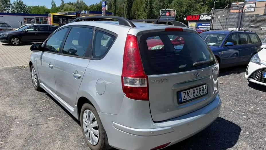 HYUNDAI i30 -