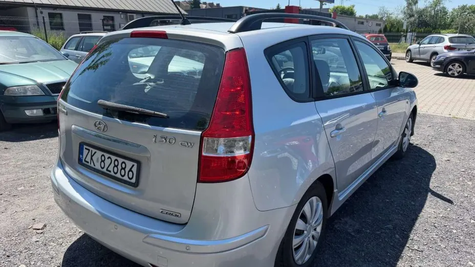HYUNDAI i30 -