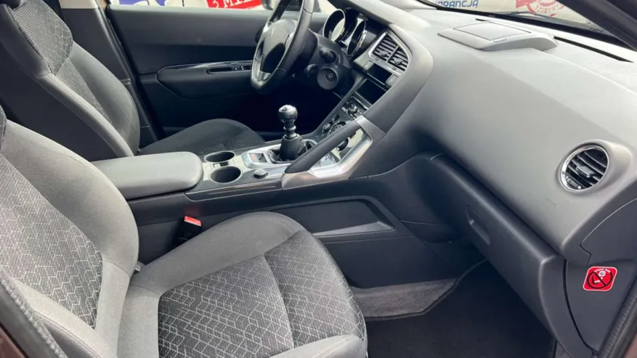 PEUGEOT 3008 -
