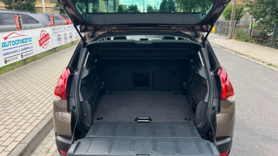 PEUGEOT 3008 -