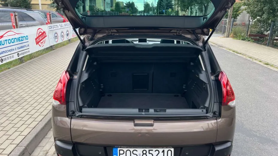 PEUGEOT 3008 -