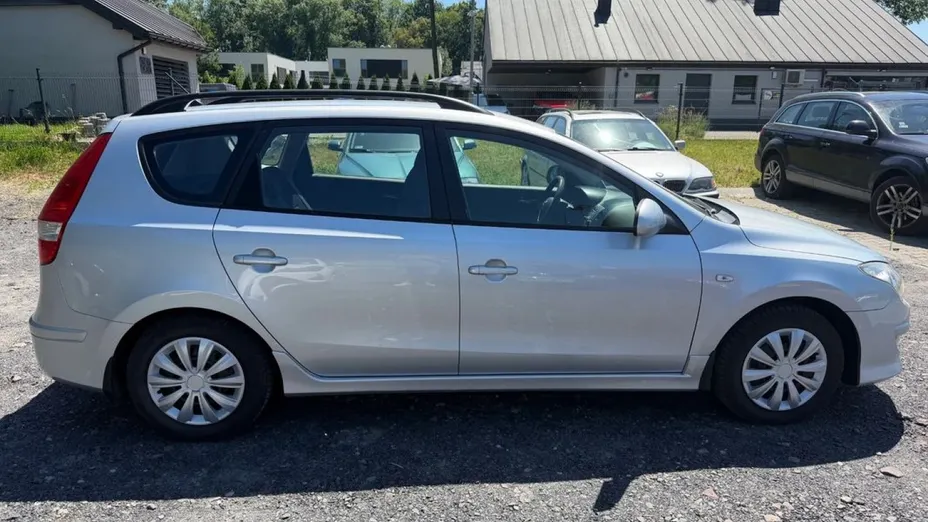 HYUNDAI i30 -