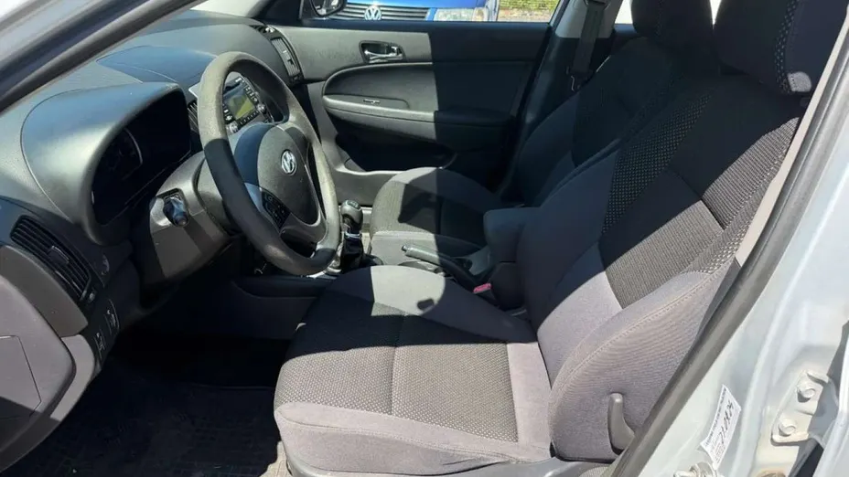 HYUNDAI i30 -