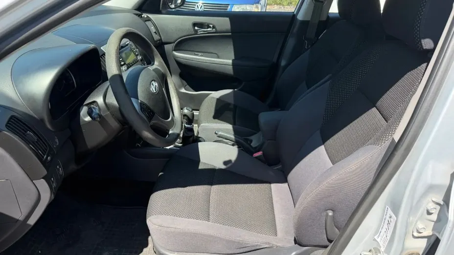 HYUNDAI i30 -