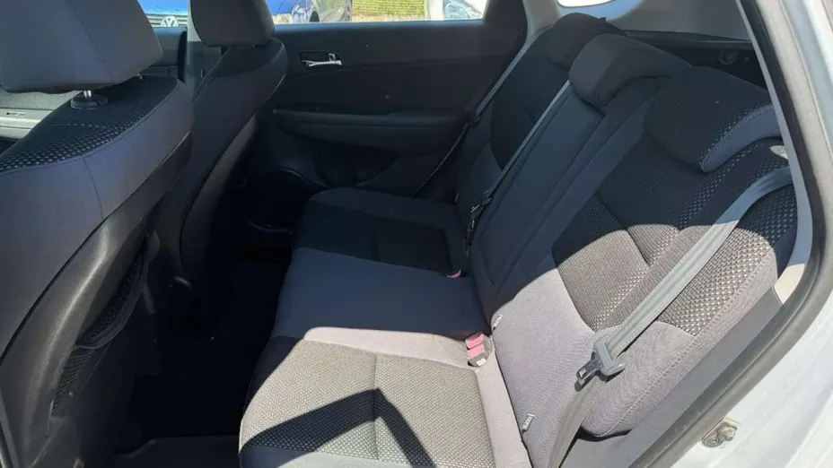 HYUNDAI i30 -