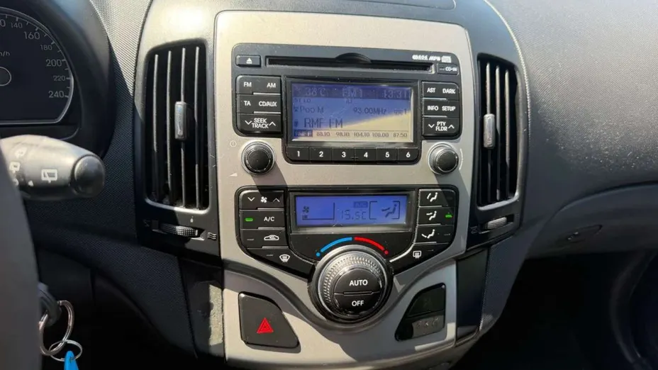 HYUNDAI i30 -