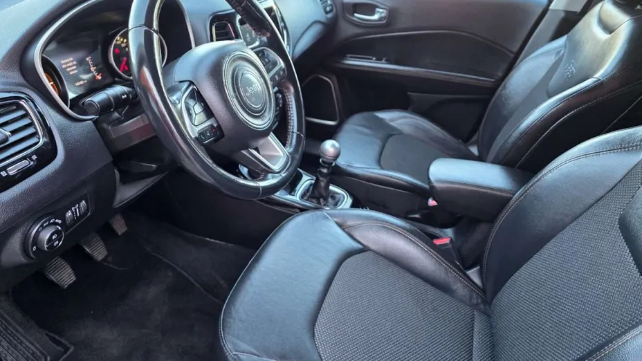 JEEP Compass -