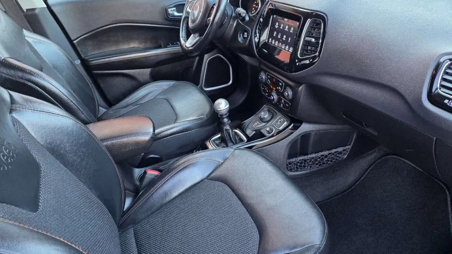 JEEP Compass -