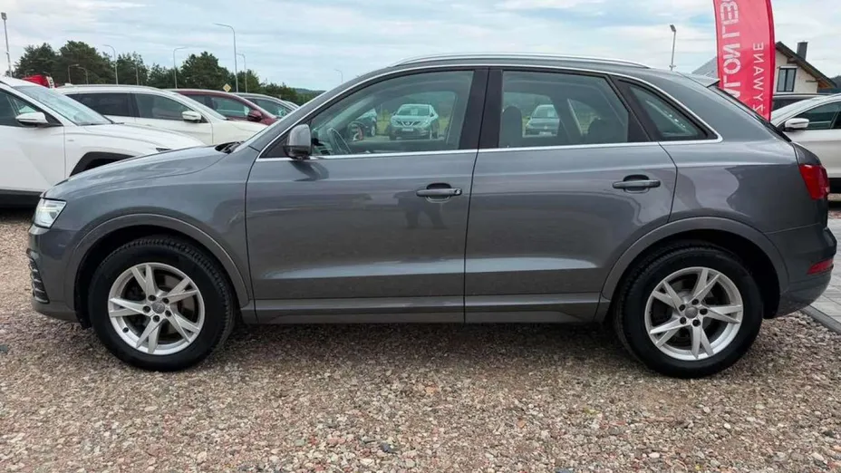 AUDI Q3 -