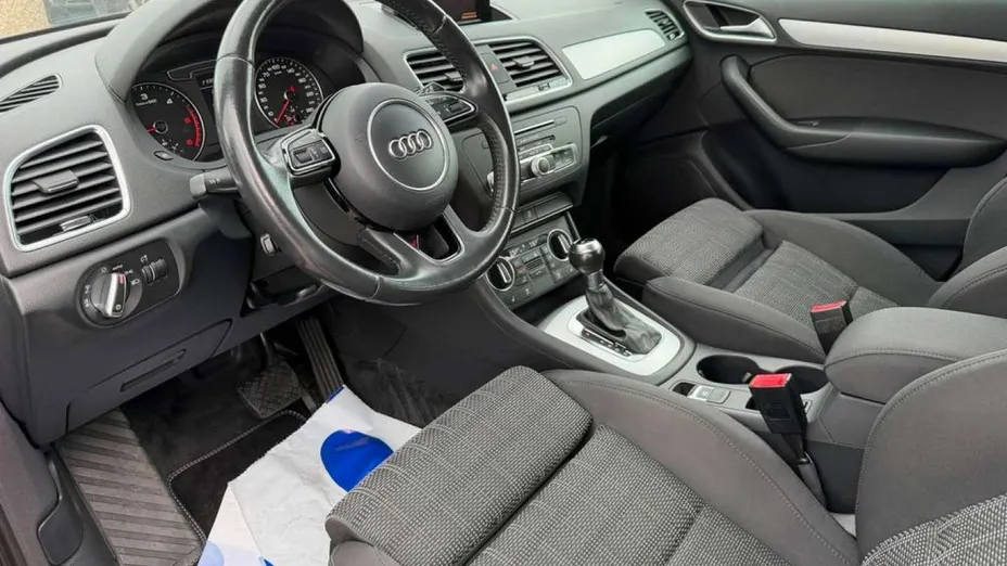 AUDI Q3 -