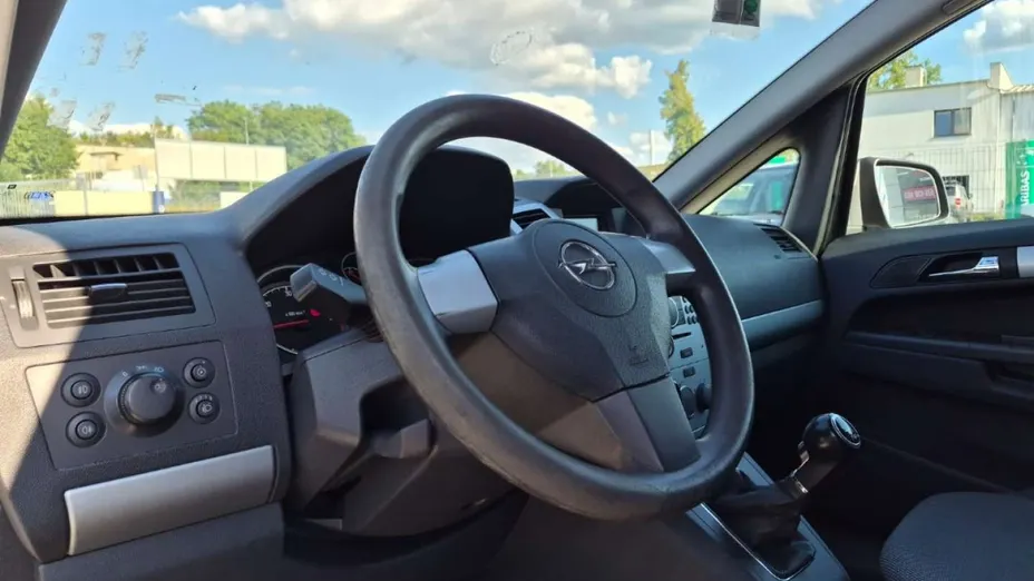 OPEL Zafira -