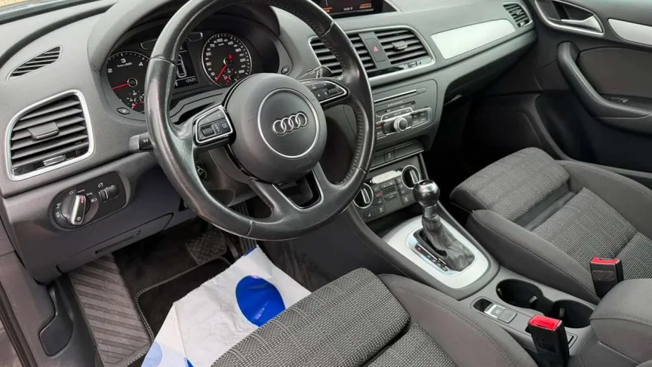 AUDI Q3 -