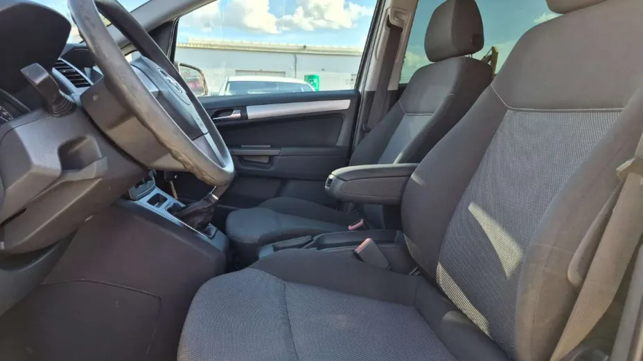 OPEL Zafira -