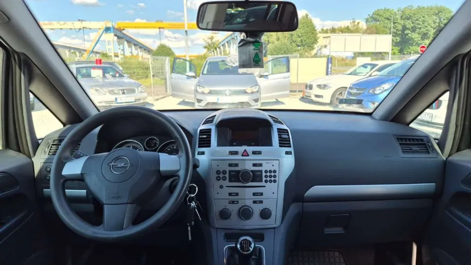 OPEL Zafira -