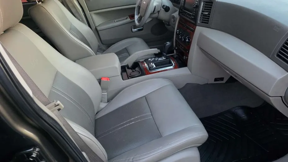 JEEP Grand Cherokee -
