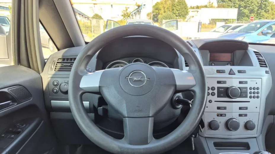 OPEL Zafira -