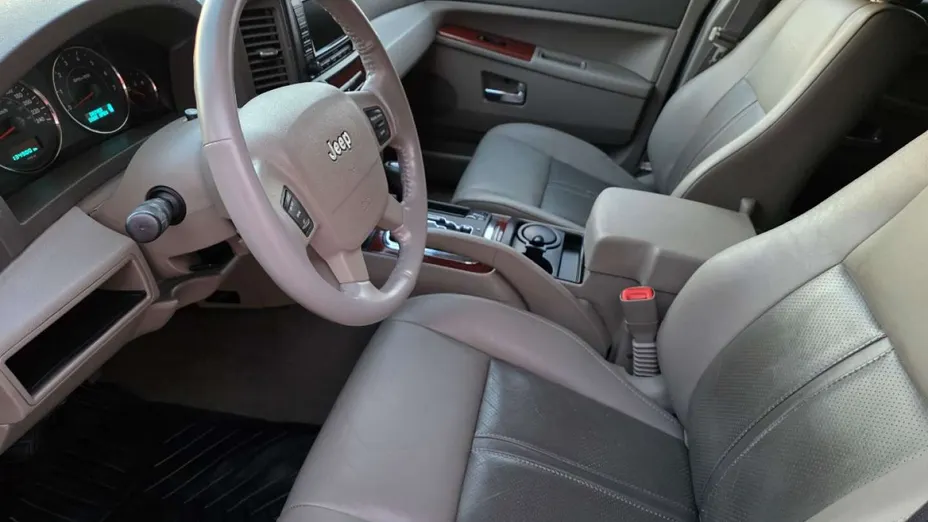 JEEP Grand Cherokee -