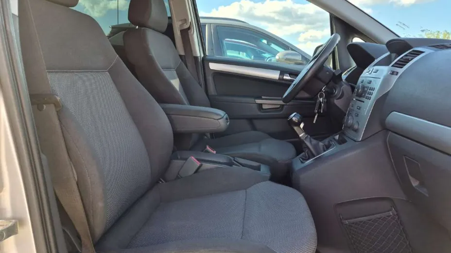 OPEL Zafira -