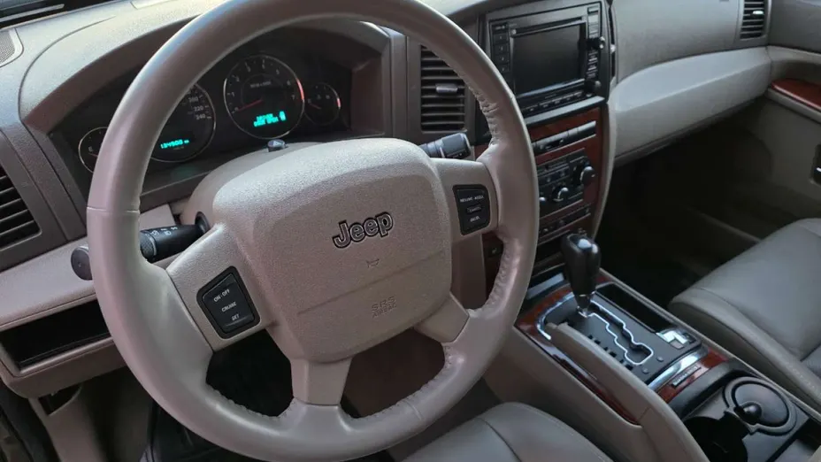 JEEP Grand Cherokee -