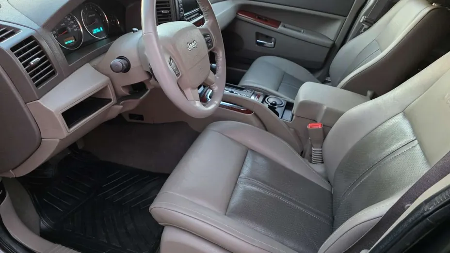 JEEP Grand Cherokee -