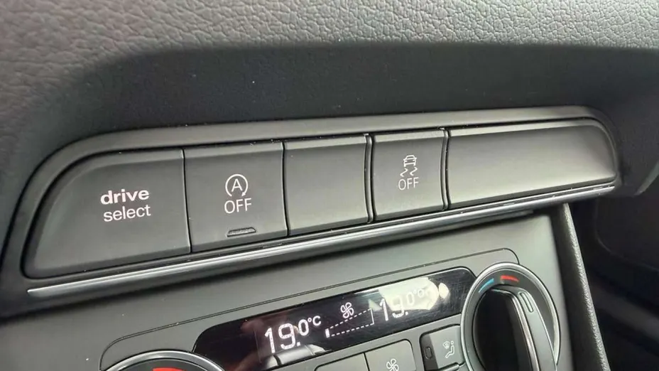 AUDI Q3 -
