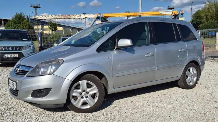 OPEL Zafira -