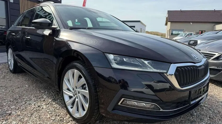 SKODA Octavia -