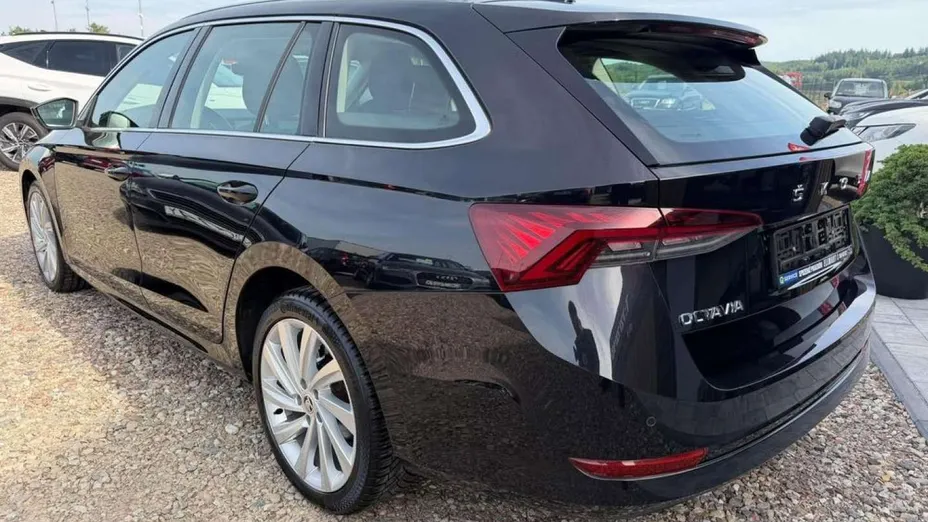 SKODA Octavia -