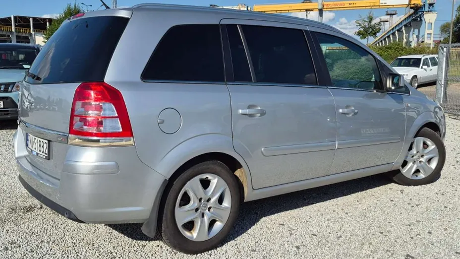 OPEL Zafira -