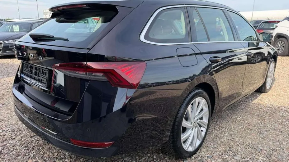 SKODA Octavia -